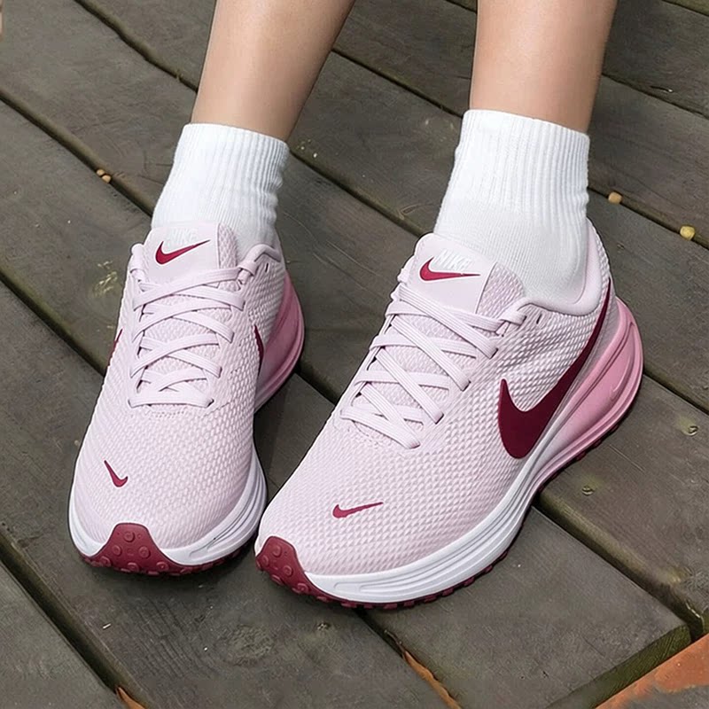 รองเท้าวิ่งผู้หญิง Nike รุ่น H - Balance Cushion Disc บทวิจารณ์และราคา