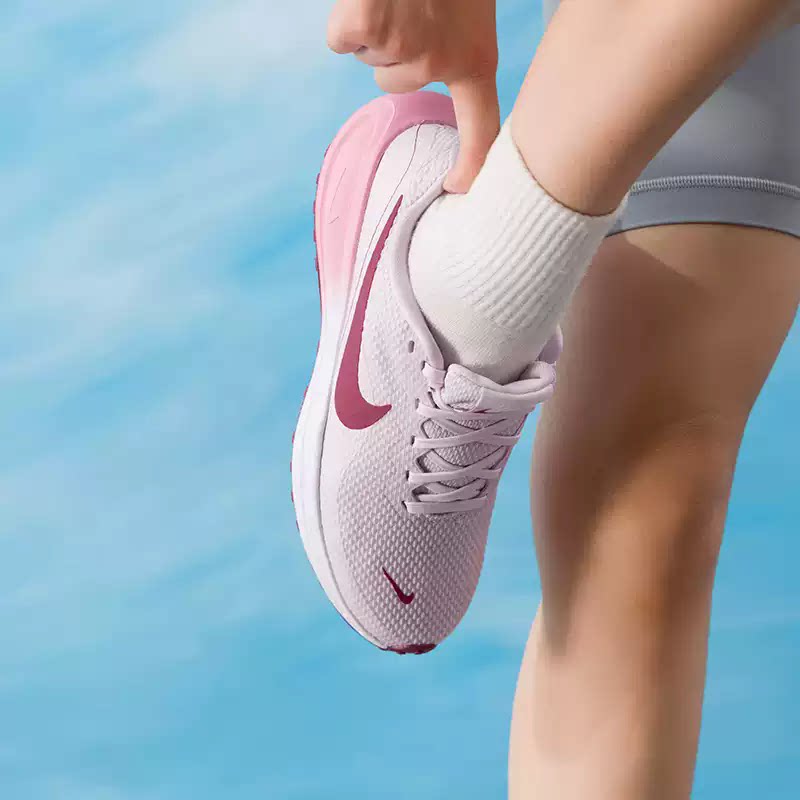 รองเท้าวิ่งผู้หญิง Nike รุ่น H - Balance Cushion Disc บทวิจารณ์และราคา