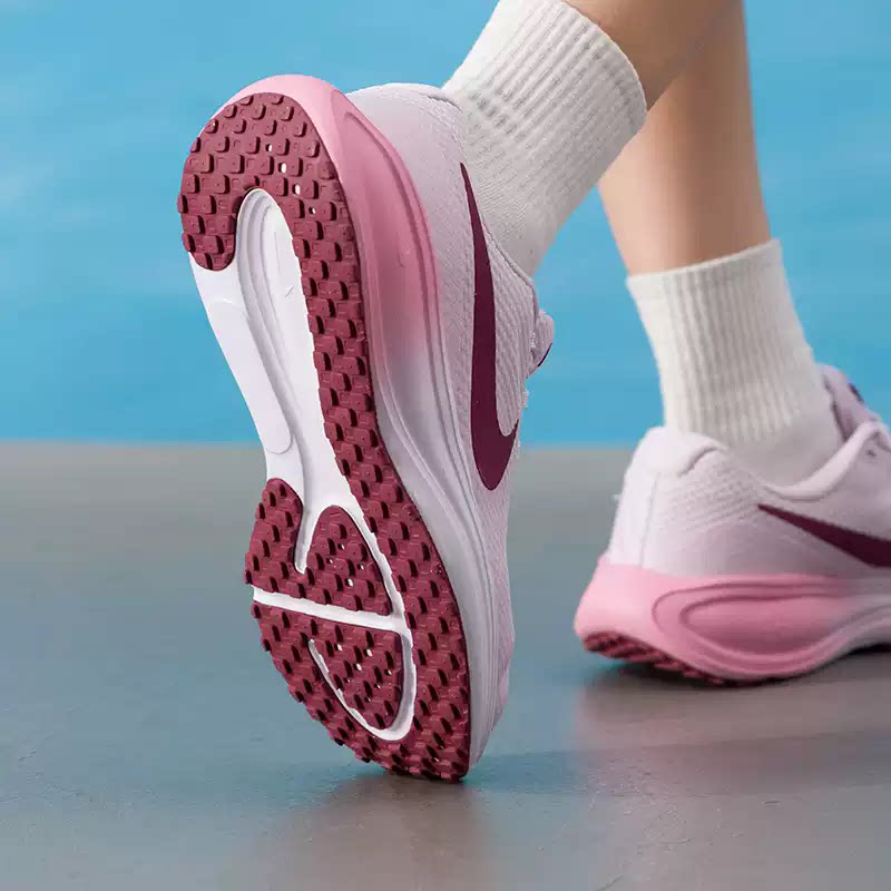 รองเท้าวิ่งผู้หญิง Nike รุ่น H - Balance Cushion Disc บทวิจารณ์และราคา